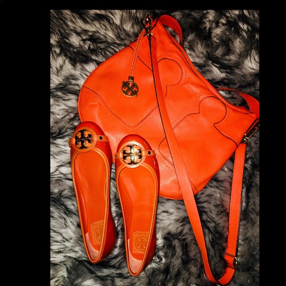 Tory Burch
Gorgeous fire orange Tory Burch Set!!! Bag $350 now - Picture 7 of 7